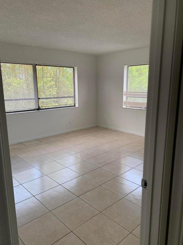 4 of 9 - 2050 N Congress Avenue #301, West Palm Beach, FL