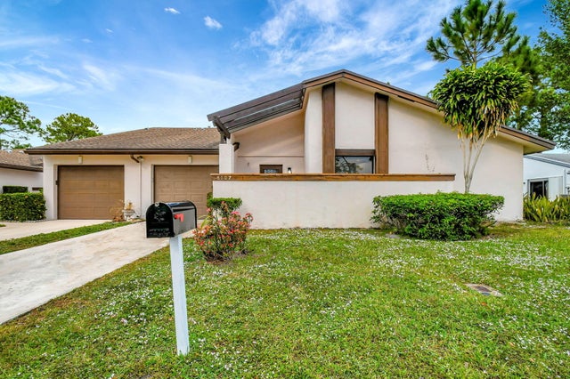 6107 Elsinore Circle, Greenacres