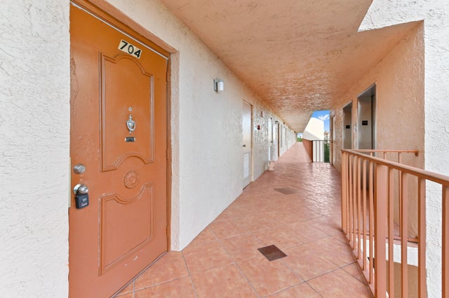 4 of 40 - 14623 Bonaire Blvd #704, Delray Beach, FL
