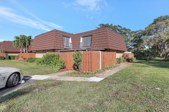 1 of 39 - 5852 Se Riverboat Drive #321, Stuart, FL