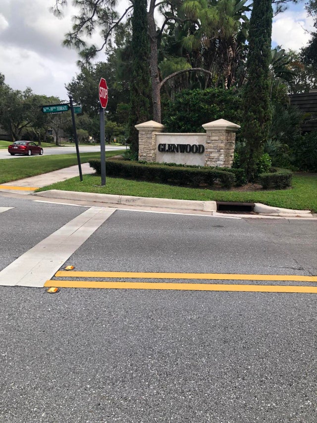 2 of 21 - 108 1st Terrace, Palm Beach Gardens, FL