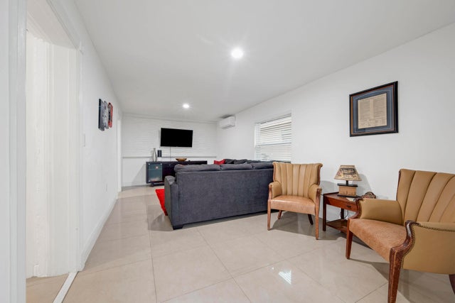 4 of 22 - 2365 Nw 68th Street, Miami, FL