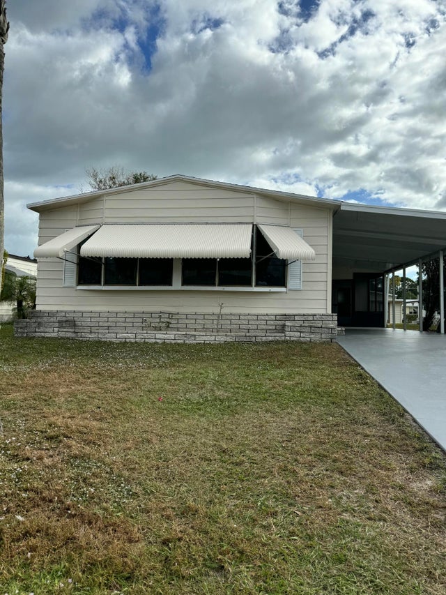 1 of 28 - 85 Lagos Del Norte, Fort Pierce, FL