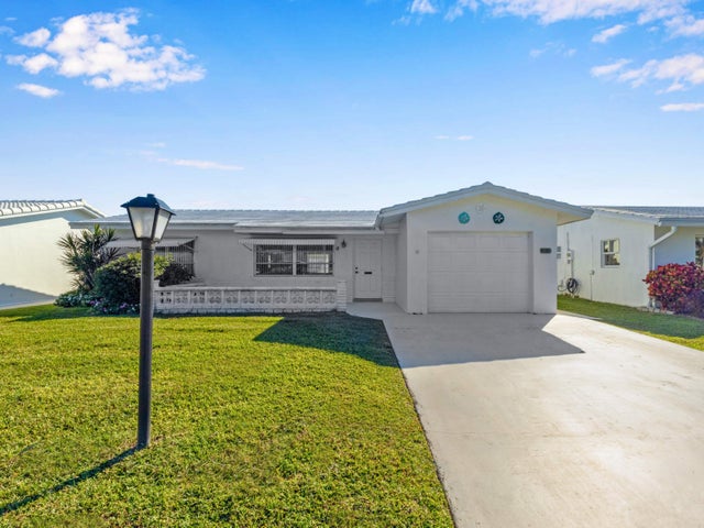 2 of 28 - 2016 Sw Golf Lane, Boynton Beach, FL