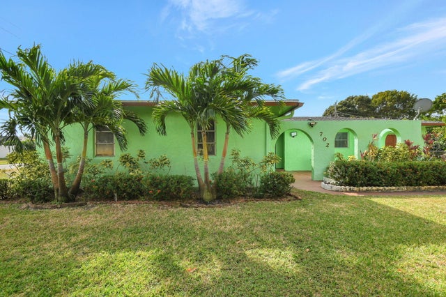 1 of 26 - 702 Sw 23rd Terrace, Boynton Beach, FL