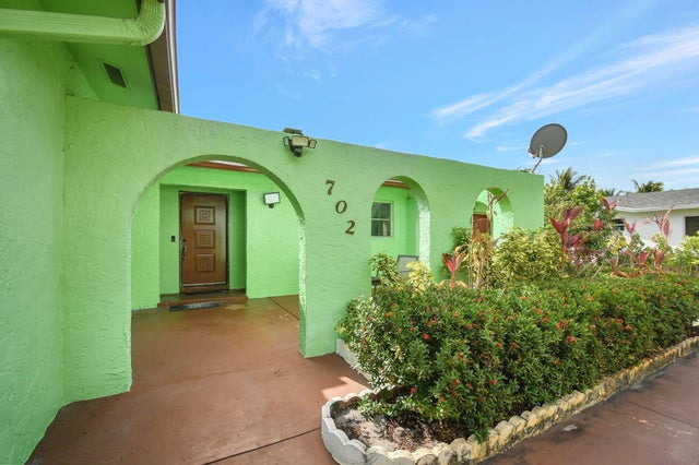 3 of 26 - 702 Sw 23rd Terrace, Boynton Beach, FL