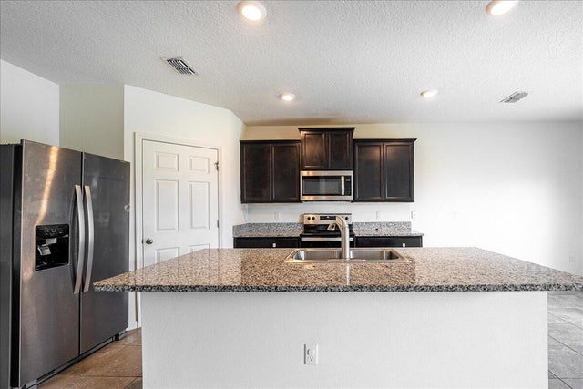5 of 37 - 10493 Sw Toren Way, Port Saint Lucie, FL