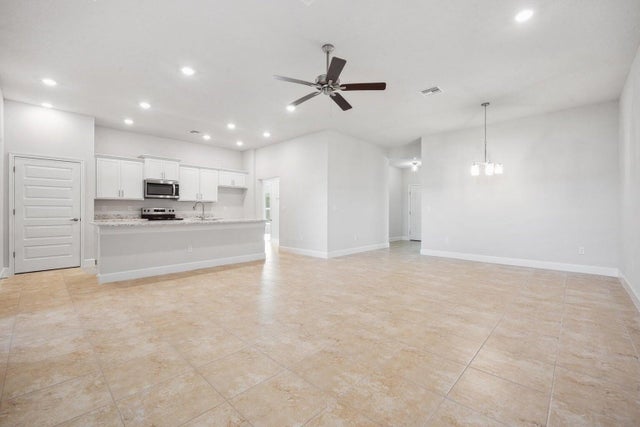 3 of 30 - 5112 Modeno St, Fort Pierce, FL
