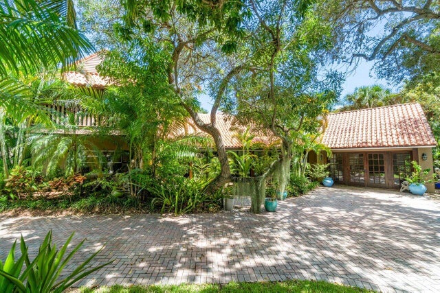 1 of 33 - 805 Pelican Lane, Lantana, FL