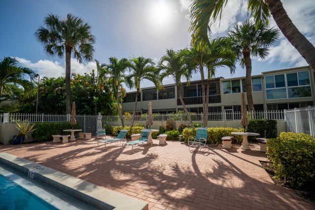 2 of 39 - 2528 Boundbrook Drive S #208, West Palm Beach, FL