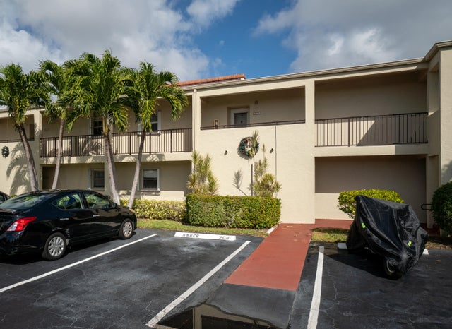 5 of 39 - 2528 Boundbrook Drive S #208, West Palm Beach, FL