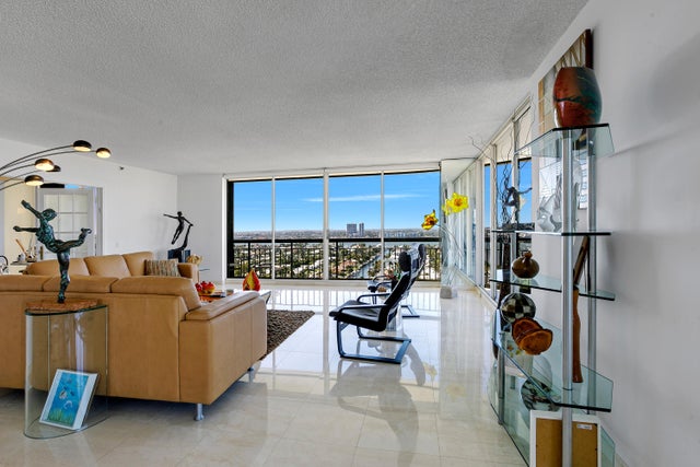 5 of 42 - 4100 N Ocean Dr #1903, Singer Island, FL