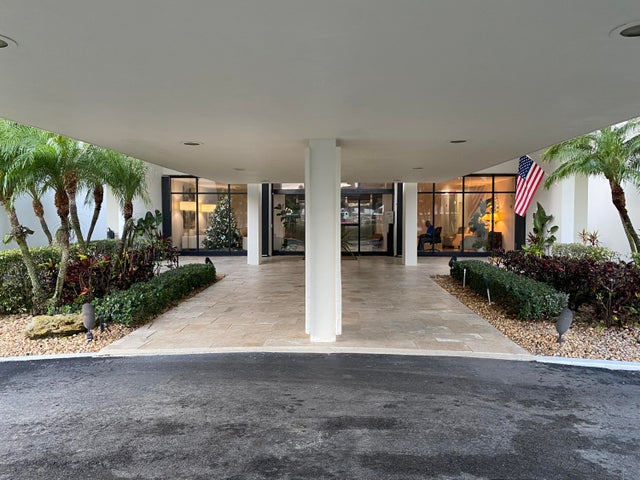 3 of 34 - 2000 Presidential 202 Wy #202, West Palm Beach, FL