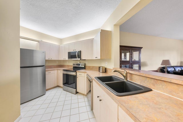 5 of 18 - 100 Uno Lago Dr #404, Juno Beach, FL