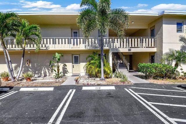 2 of 32 - 315 S Circle Dr S #102, Boynton Beach, FL