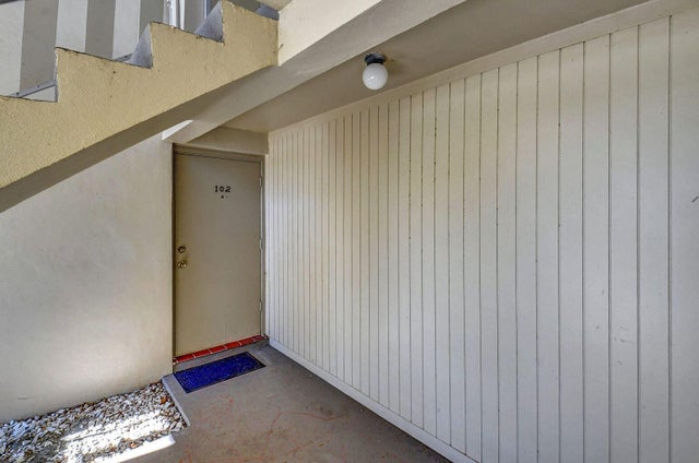3 of 32 - 315 S Circle Dr S #102, Boynton Beach, FL