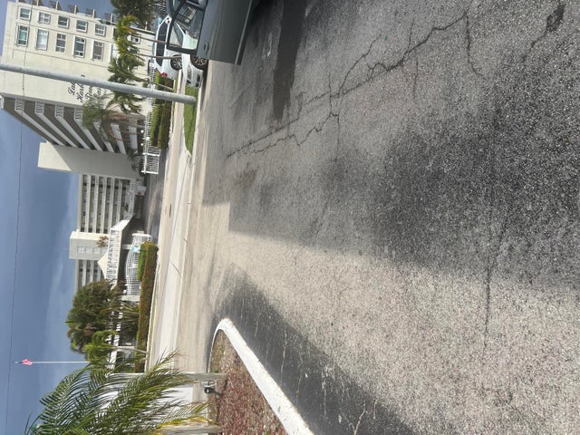 2 of 12 - 810 Lake Shore Dr #39, Lake Park, FL