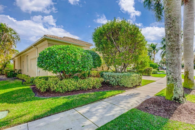 2 of 74 - 108 Tranquilla Dr, Palm Beach Gardens, FL