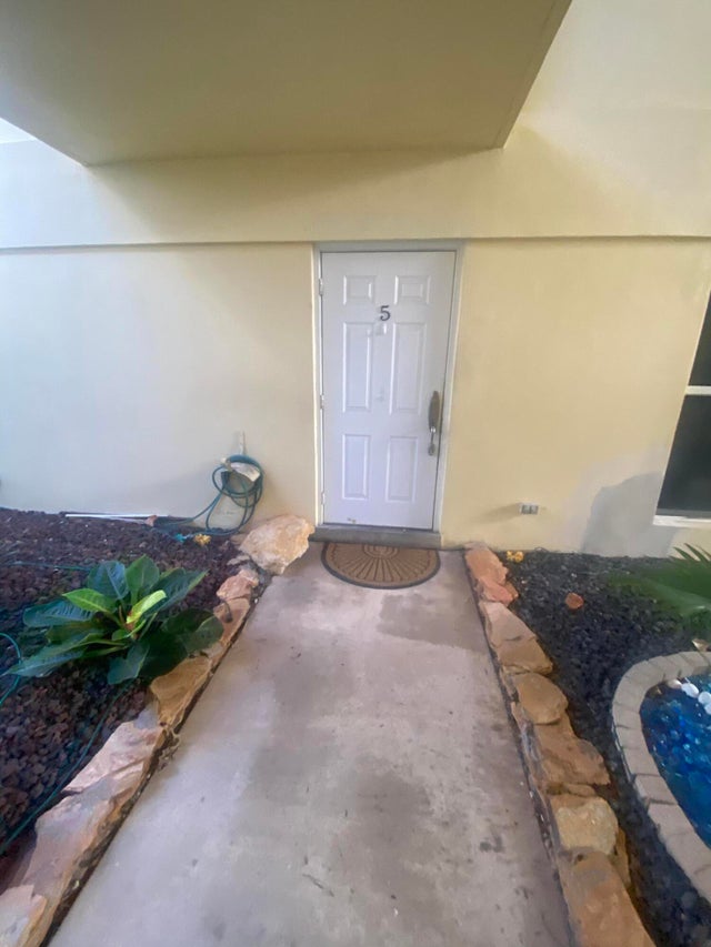 4 of 27 - 733 Hummingbird Wy #5, North Palm Beach, FL