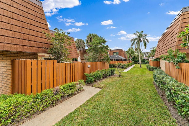 1 of 36 - 3225 32nd Ct, Jupiter, FL