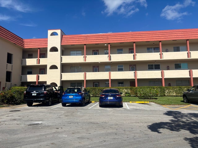 4 of 30 - 3001 E Sunrise Lakes Drive #308, Sunrise, FL