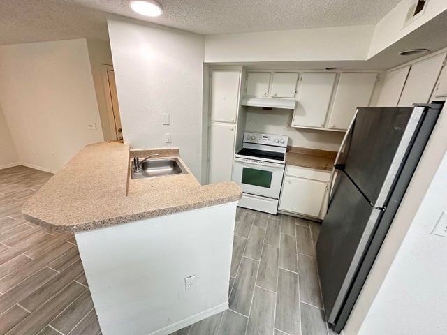 3 of 12 - 1401 Village Boulevard #1512, West Palm Beach, FL