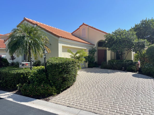 1 of 26 - 2575 La Cristal Circle, Palm Beach Gardens, FL