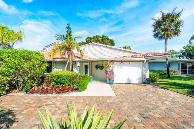 1 of 62 - 13886 Whispering Lakes Lane, Palm Beach Gardens, FL
