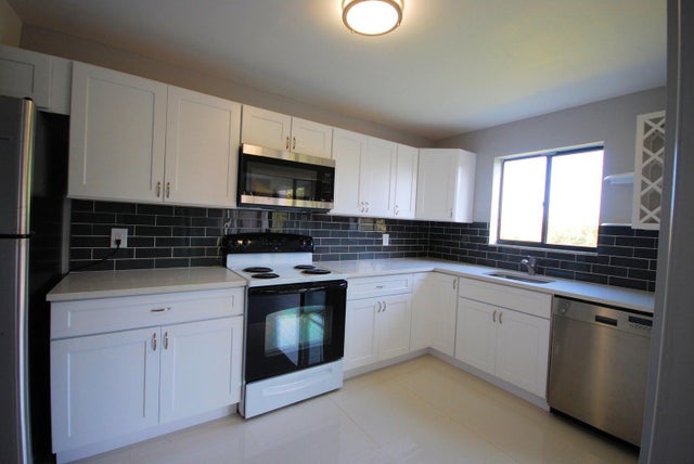 2 of 17 - 5917 Via Vermilya #308, Lake Worth, FL