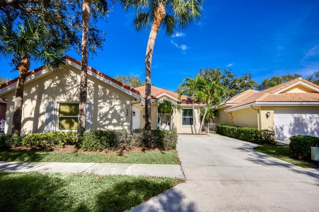 2 of 33 - 294 S Hampton Dr, Jupiter, FL