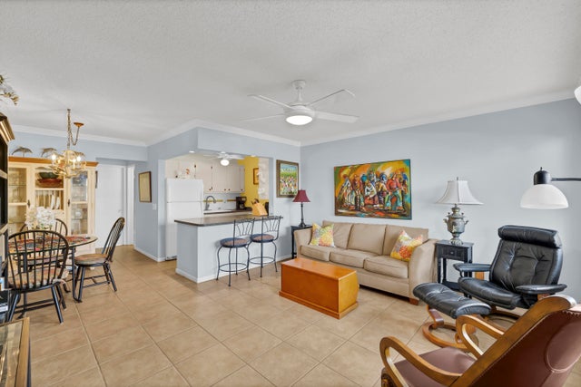 3 of 25 - 2552 S Federal Hwy #3, Boynton Beach, FL