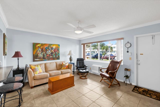4 of 25 - 2552 S Federal Hwy #3, Boynton Beach, FL