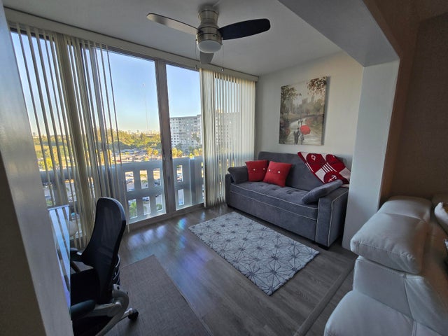 3 of 20 - 4001 Hillcrest Drive #715, Hollywood, FL