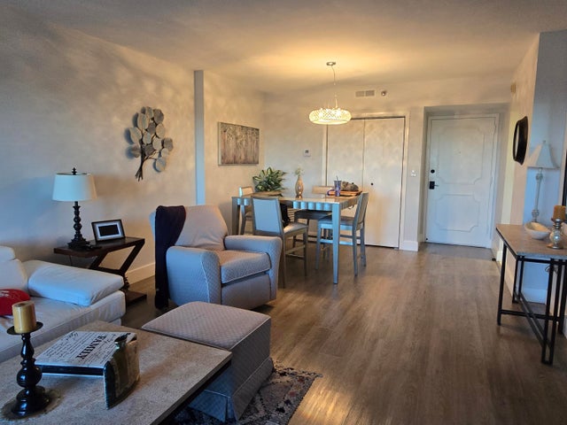4 of 20 - 4001 Hillcrest Drive #715, Hollywood, FL