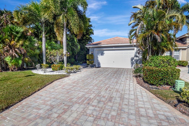 2 of 67 - 4022 Manchester Lake Drive, Lake Worth, FL