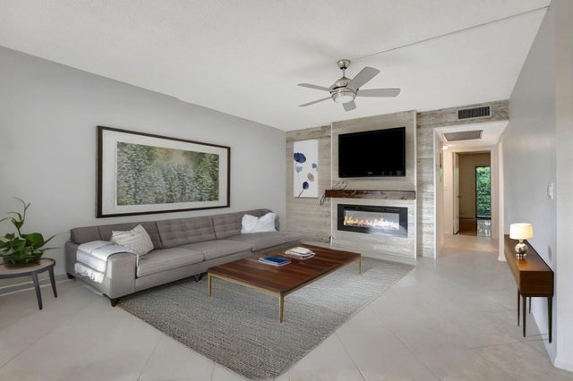 4 of 48 - 4064 Newport Q #4064, Deerfield Beach, FL