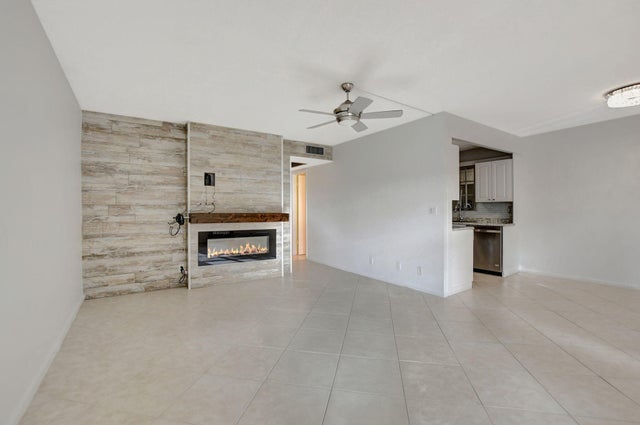 5 of 48 - 4064 Newport Q #4064, Deerfield Beach, FL