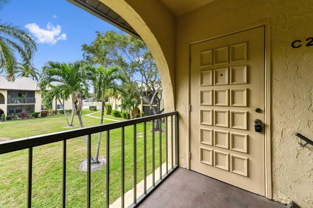 2 of 19 - 303 Pine Ridge Circle #c-2, Greenacres, FL
