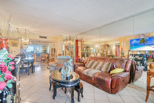 1 of 11 - 210 174 St #m18, Sunny Isles Beach, FL