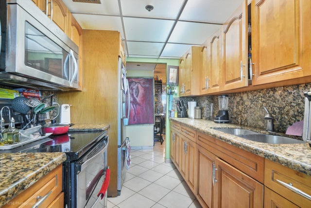 4 of 11 - 210 174 St #m18, Sunny Isles Beach, FL