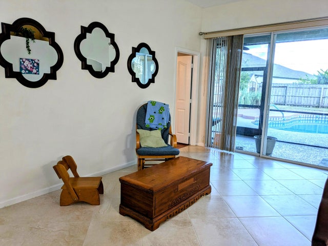 5 of 36 - 302 Sw Log Drive, Port Saint Lucie, FL