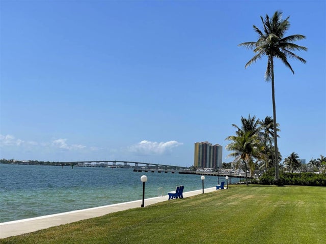 5 of 56 - 401 Lake Shore Drive #301, Lake Park, FL