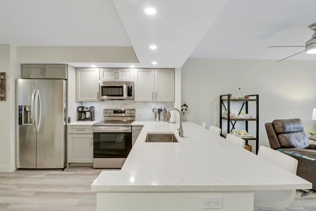 5 of 58 - 112 Bay Colony Dr N, Juno Beach, FL