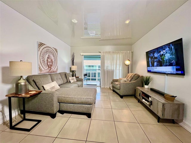 3 of 35 - 1461 S Ocean Boulevard #309, Pompano Beach, FL
