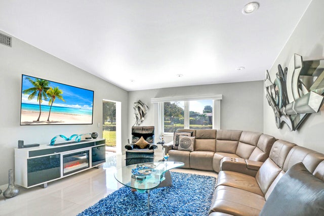 1 of 53 - 6140 Kings Gate Cir, Delray Beach, FL