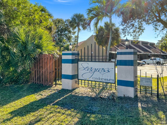 2 of 18 - 2432 Se Garden Ter #703, Port Saint Lucie, FL