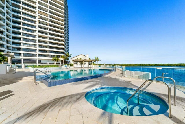 3 of 39 - 100 Lakeshore Drive #252, North Palm Beach, FL