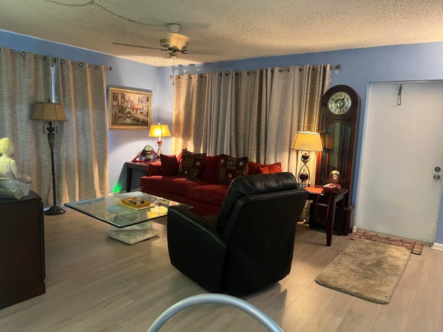 4 of 10 - 313 Durham I Cir, Deerfield Beach, FL