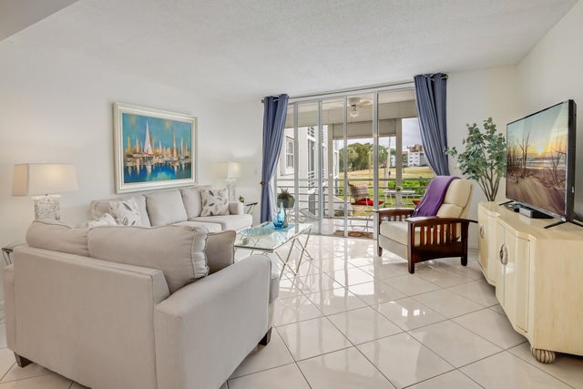 5 of 42 - 6850 10th Avenue N #206, Lake Worth, FL