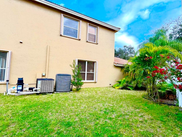 4 of 27 - 5012 Victoria Circle, West Palm Beach, FL